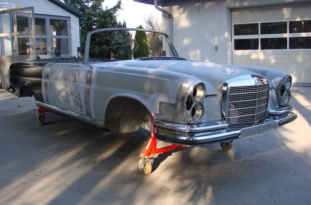 Mercedes-Benz 111 Cabrio karosszéria #2