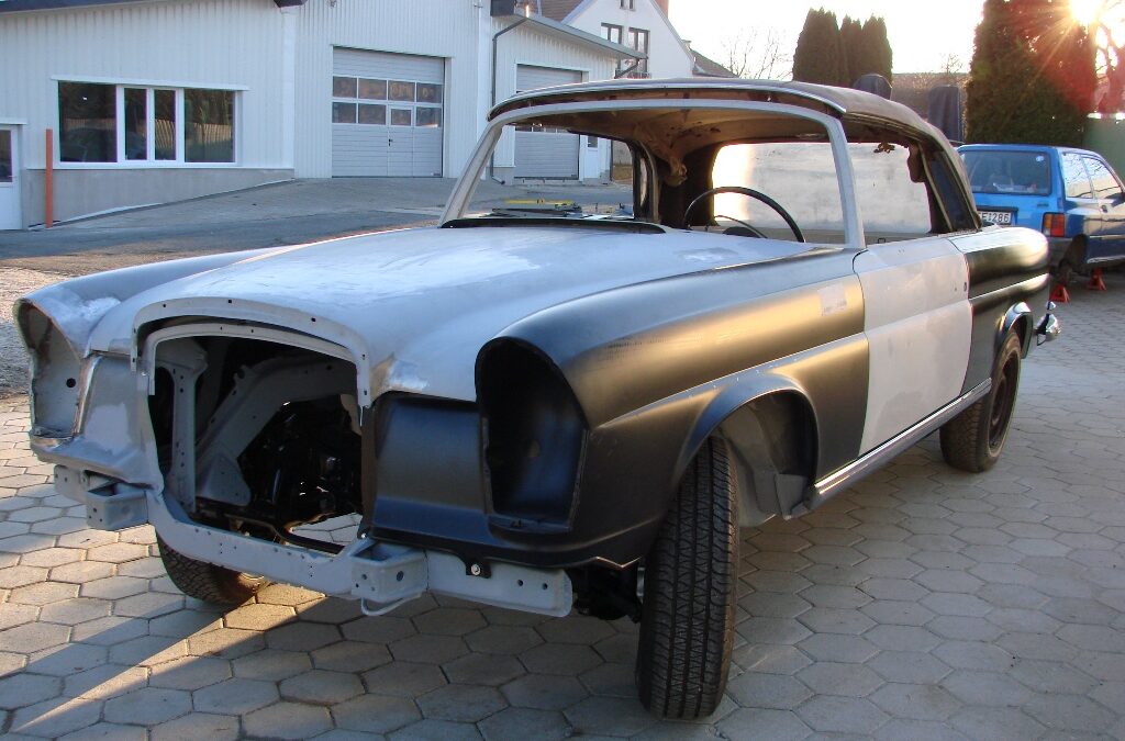 Mercedes-Benz 111 Cabrio karosszéria #4